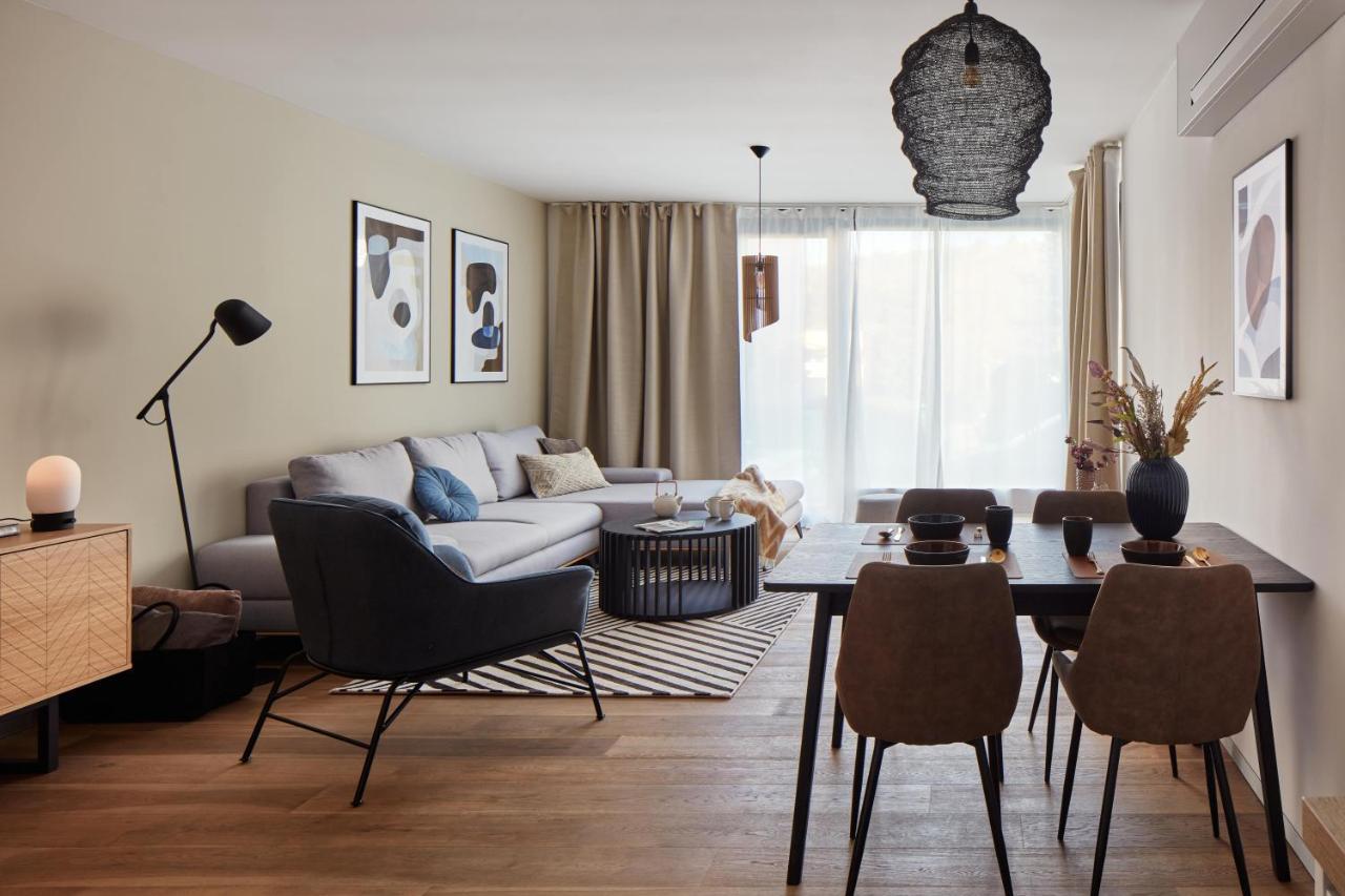 Prague Days - Stylish Apartments With Terrace - Parking - Quiet Area ภายนอก รูปภาพ